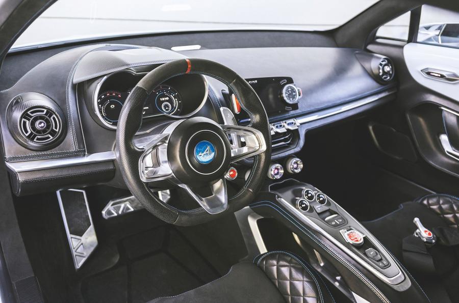 Торпедо Alpine Vision Concept 2016 года  (фото 47 из 47)